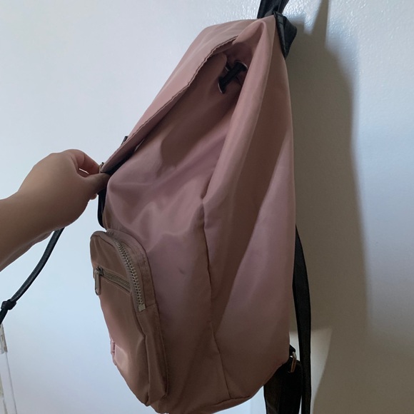 Light pink (bean paste color) backpacks - Picture 2 of 2